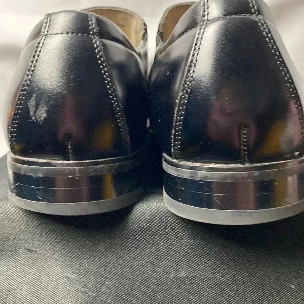 STACY ADAMS MENS SIZE 8 BLACK‎ LEATHER LOAFER SHOES SILVER BUCKLE ACCENT